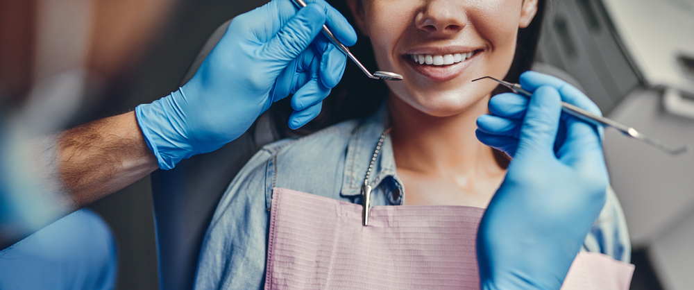 Kompleksowe leczenie dentystyczne – znajdź ścieżkę do zdrowego i uroczego uśmiechów.